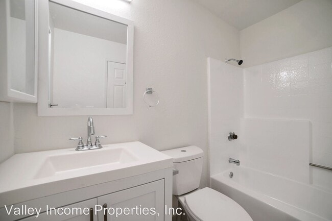Building Photo - 4318 N 13th Pl