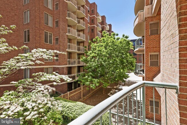 Building Photo - 4808 Moorland Ln