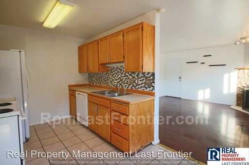 Primary Photo - 211 McCarrey St