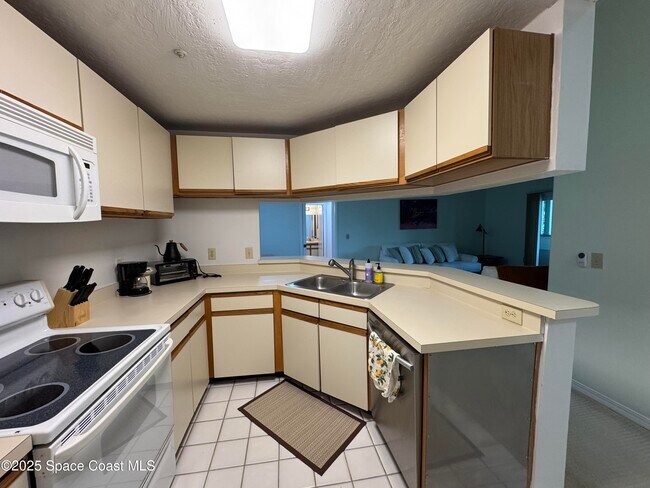 Foto del edificio - 7667 N Wickham Rd