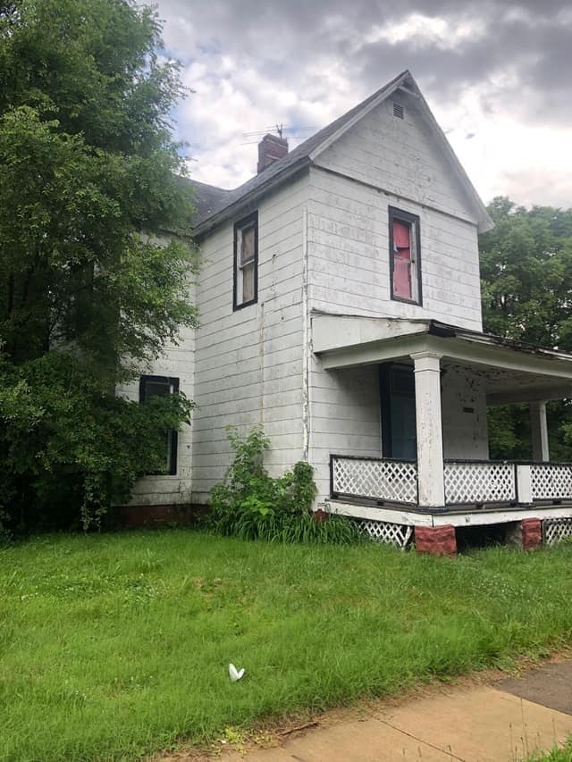 Building Photo - 1103 E Prairie Ave