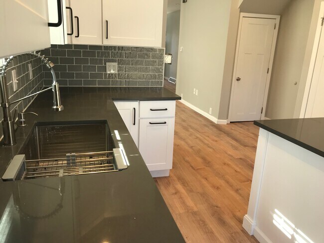 Foto del edificio - 717 Boggs Ave