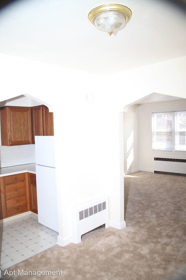 Building Photo - 5 W Chester Pike