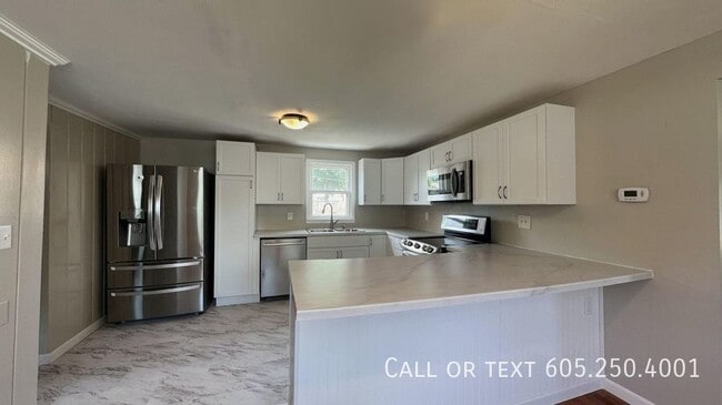 Building Photo - Stunning 2-Bedroom, 2-Bathroom Home