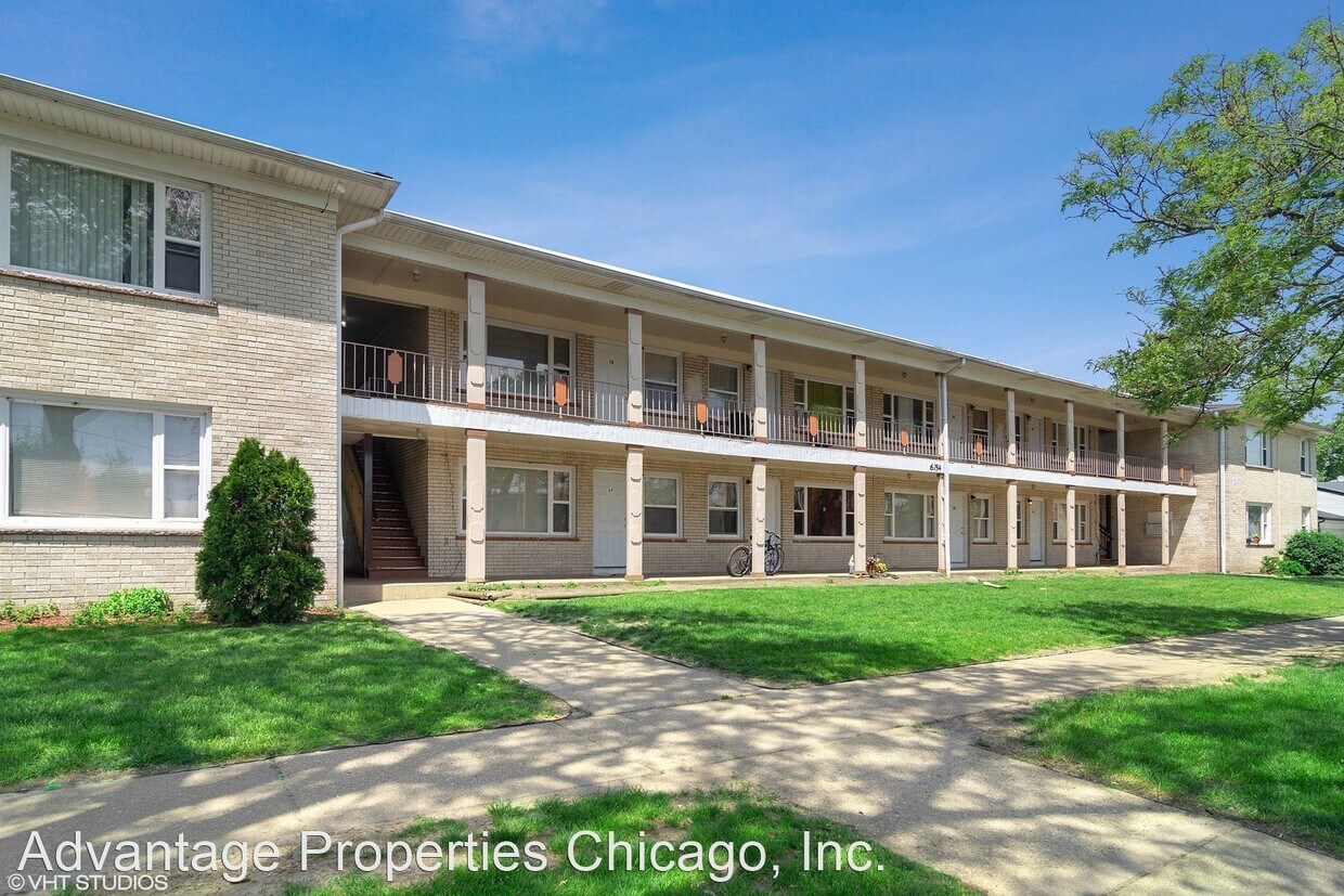 Foto del edificio - 6654-6754 Pinetree St