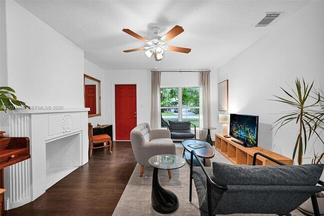 Foto del edificio - 370 NE 87th St
