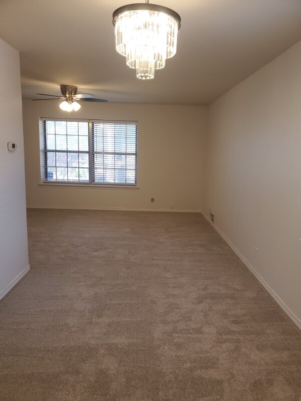 Building Photo - 601 Cliffside Dr