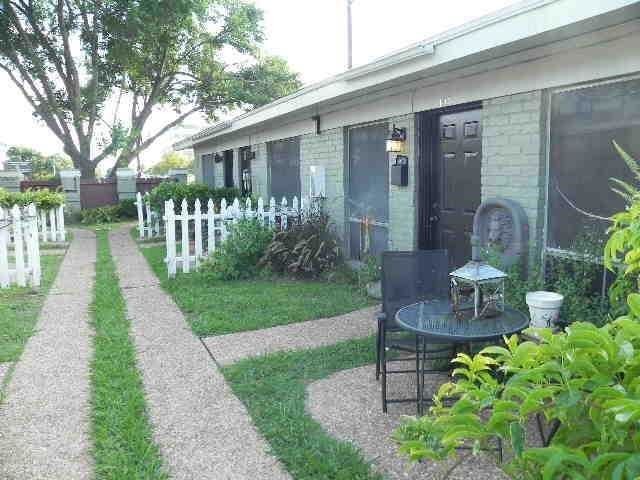 Building Photo - 618 W 51st St