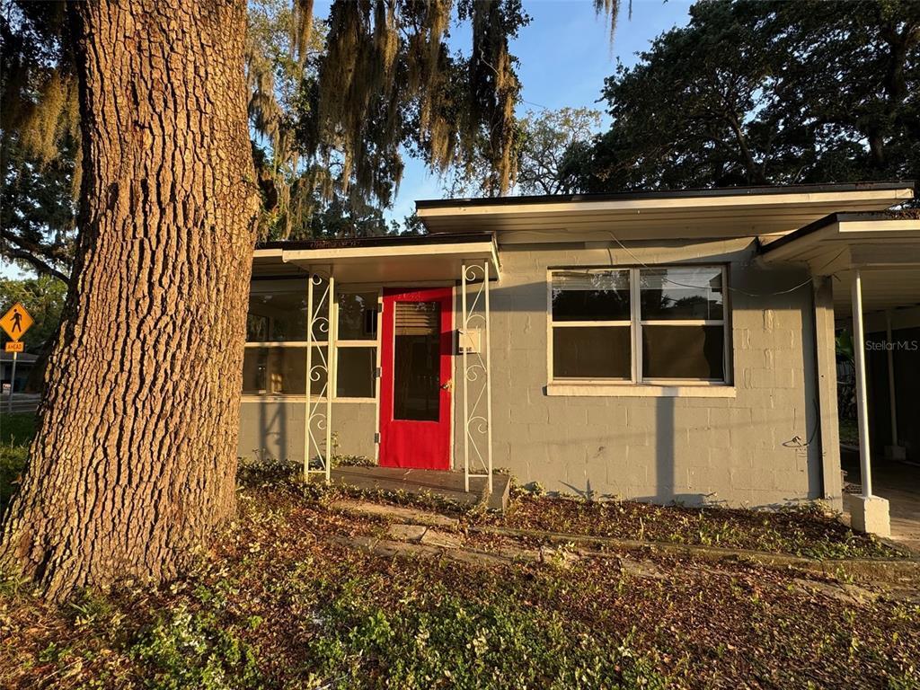 Primary Photo - 1122 E Anderson St