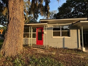 Building Photo - 1122 E Anderson St