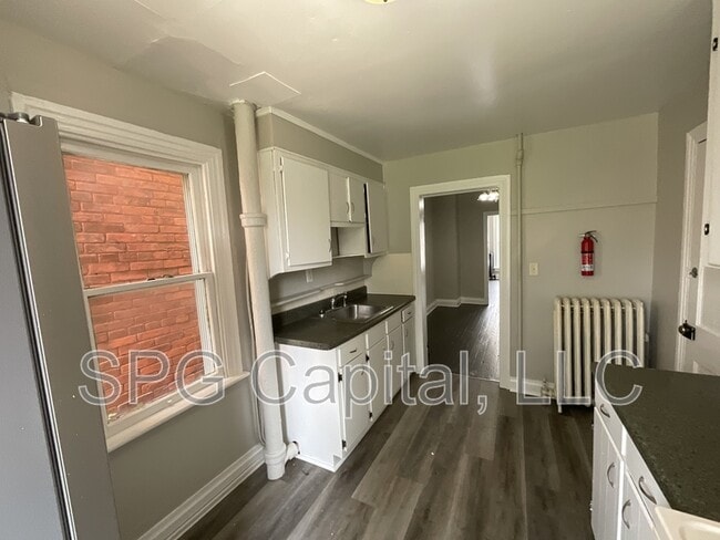 Foto del edificio - 324 N Franklin St
