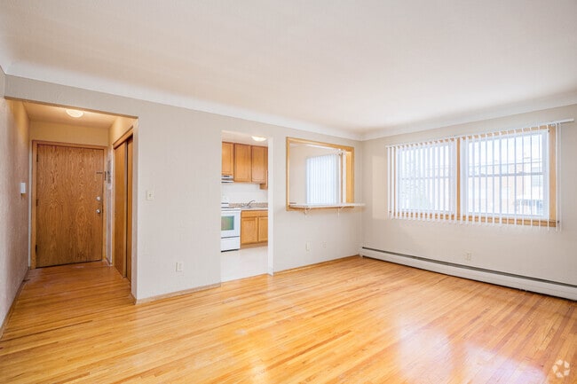 1 habitación, 1 baño, 510 pies cuadrados, sala de estar - Rose Park Commons