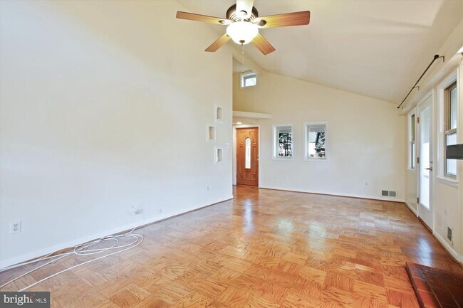 Building Photo - 8509 Cyrus Pl