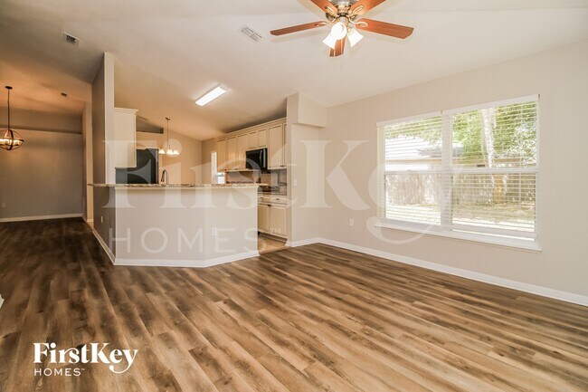 Foto del edificio - 1844 Doe Lake Ct