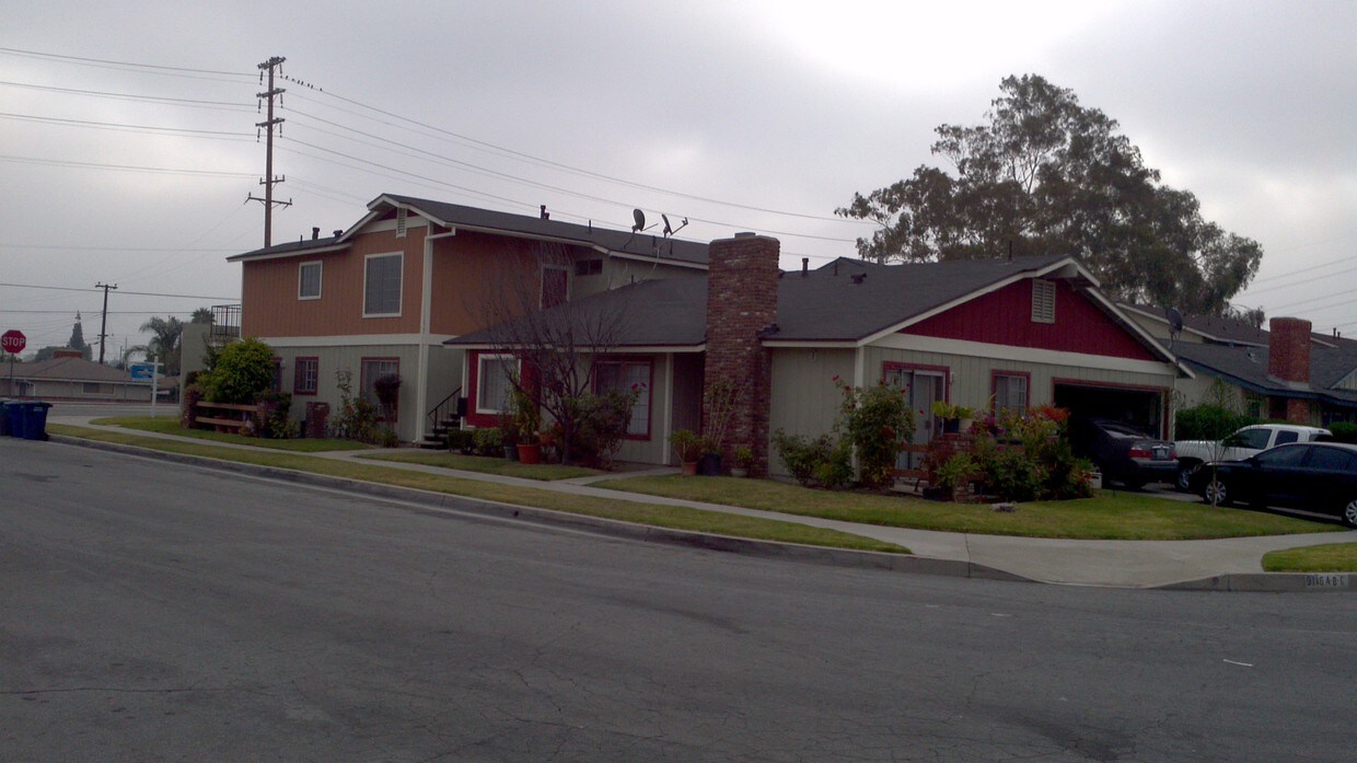 Primary Photo - 9116 Pico Vista Rd