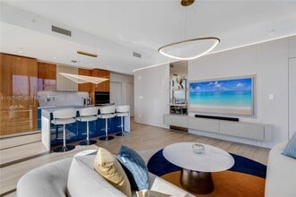 Building Photo - 2678 Tigertail Ave