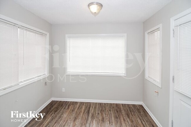Building Photo - 5191 Kingswood Cove