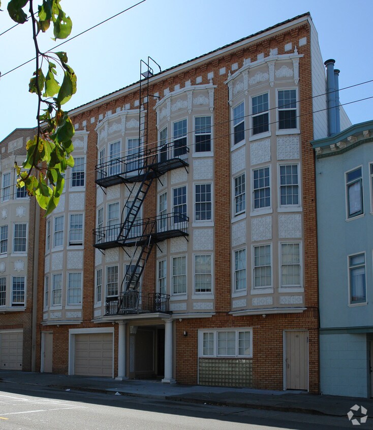 Building Photo - 1457 Chestnut St