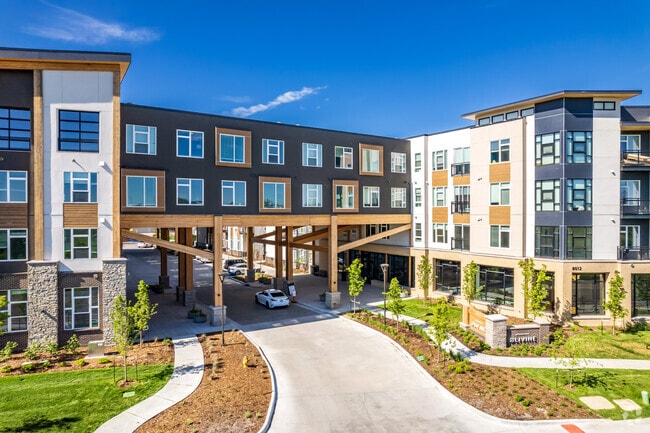 Building Photo - Olivine