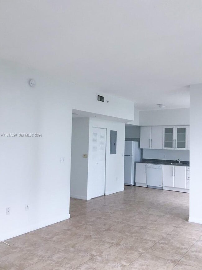 Foto del edificio - 275 NE 18th St