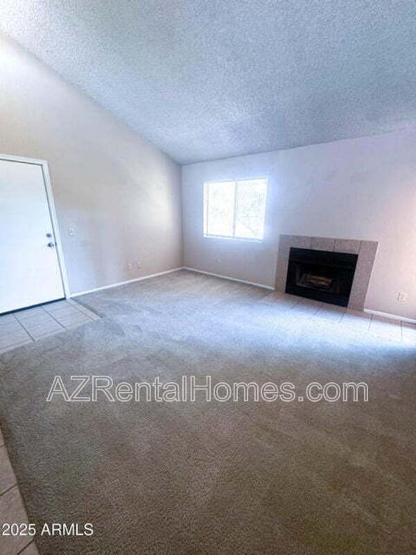 Foto del edificio - 1075 E Chandler Blvd