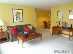 Foto del edificio - 42 Richmond Blvd