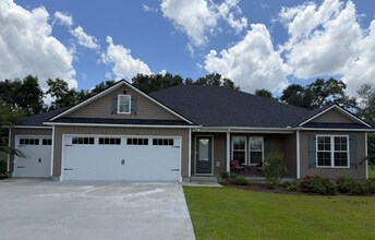 Building Photo - 36 Lancer Ln
