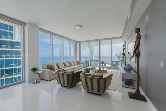 Foto del edificio - 16901 Collins Ave