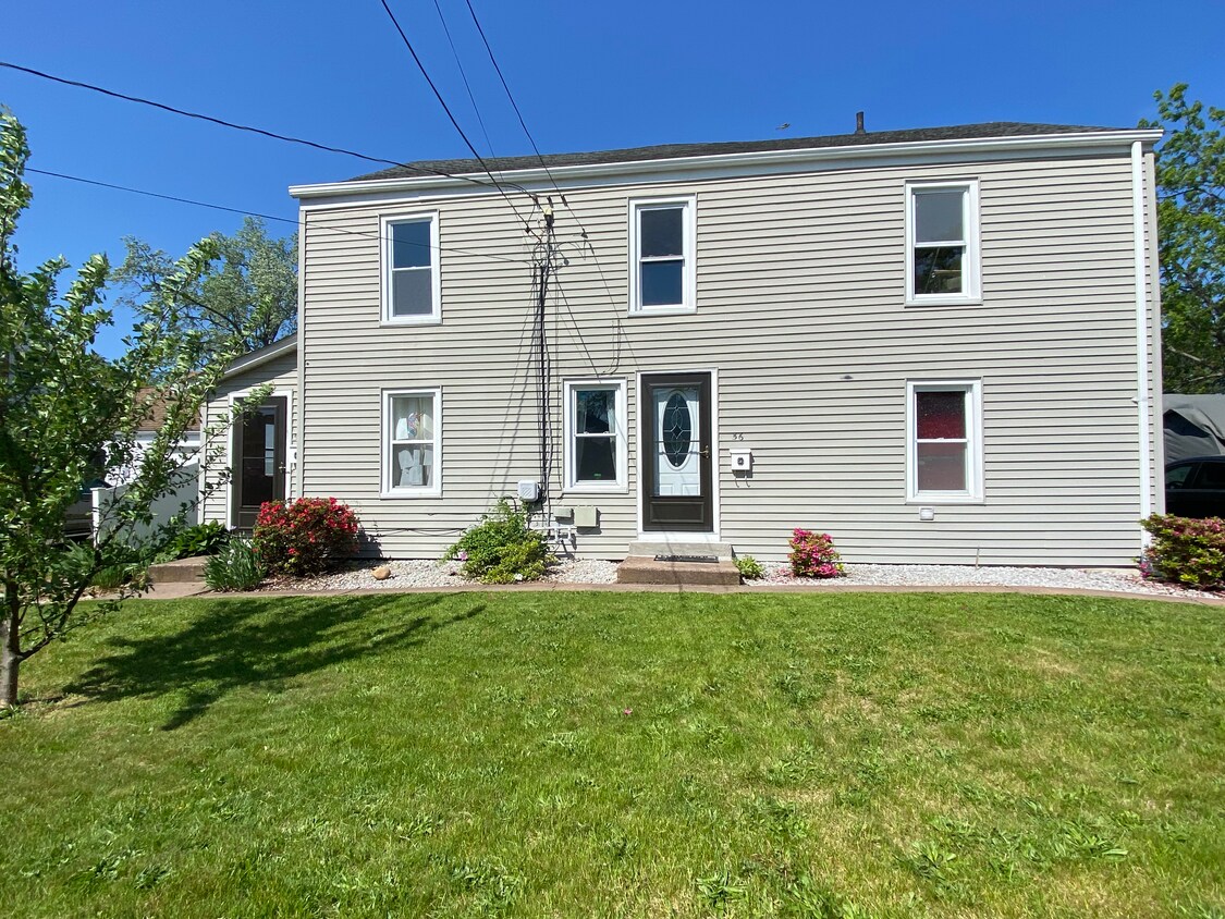 Building Photo - 58 Strong St