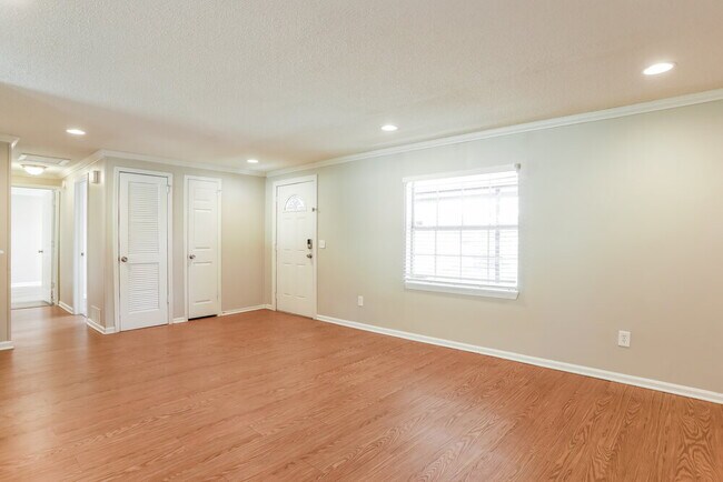 Foto del edificio - 7527 Springer Pl