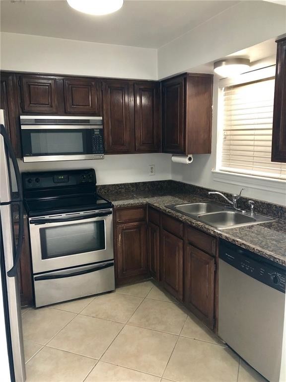 Foto del edificio - 3311 Blackburn St