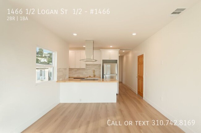 Building Photo - Beautiful upper 2-bedroom apartment