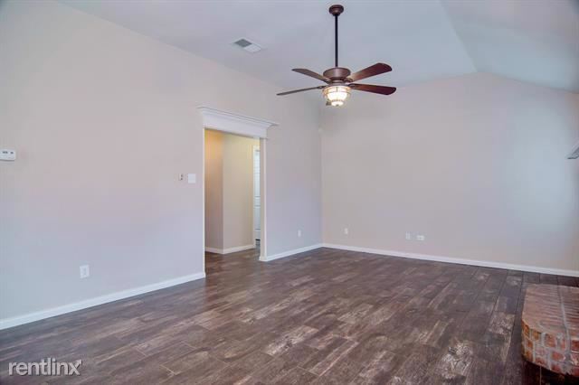Building Photo - 3 br, 2 bath House - 625 Main Street