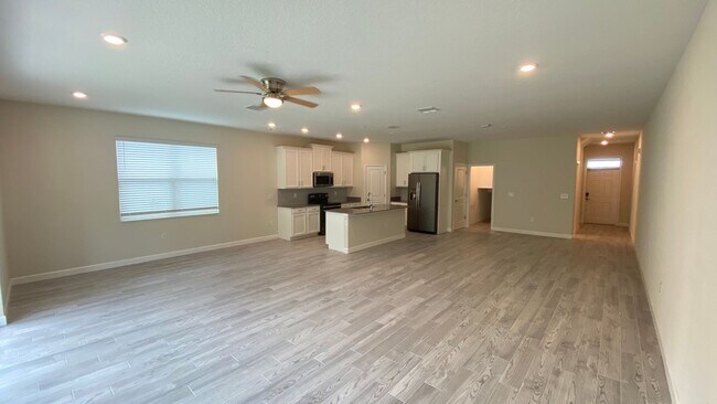 Building Photo - JUST LOWERED! 5 Bedroom, 3.5 Bath in Kissi...