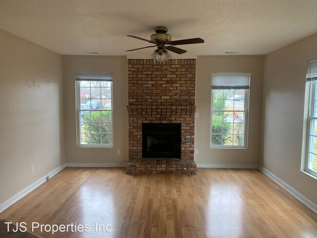 Building Photo - 3 br, 2 bath House - 301 Panther Trail
