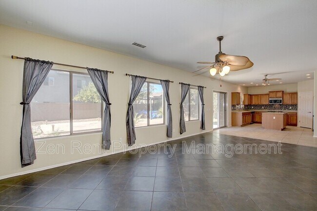 Foto del edificio - 41702 N Rabbit Brush Trail