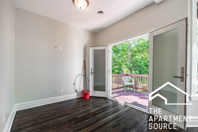 Photo - 3310 W Berteau Ave Apartment
