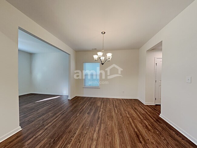 Foto del edificio - 5062 Twin River Dr