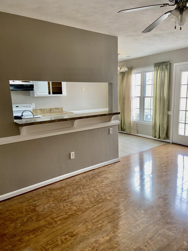 Building Photo - 247 Windbrooke Ln