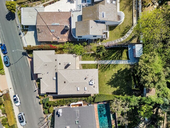 Foto del edificio - 15470 Longbow Dr