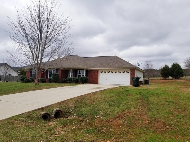Building Photo - 323 Willow Oak Dr