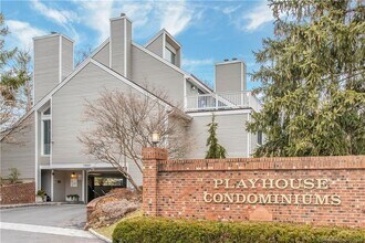 Building Photo - 301 Post Rd E