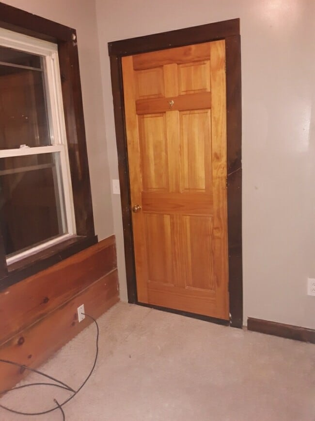 Building Photo - 328 Hartford Pike