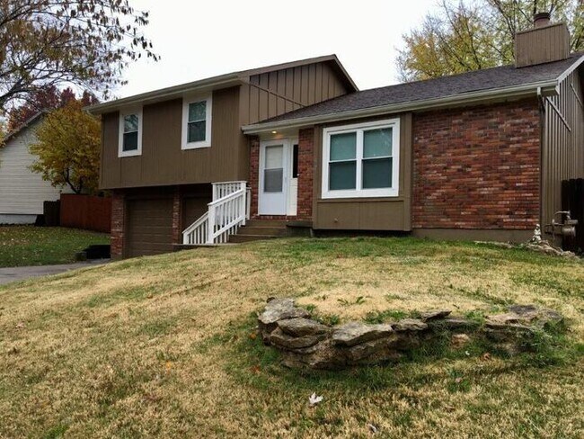 Building Photo - 520 Airway Ln