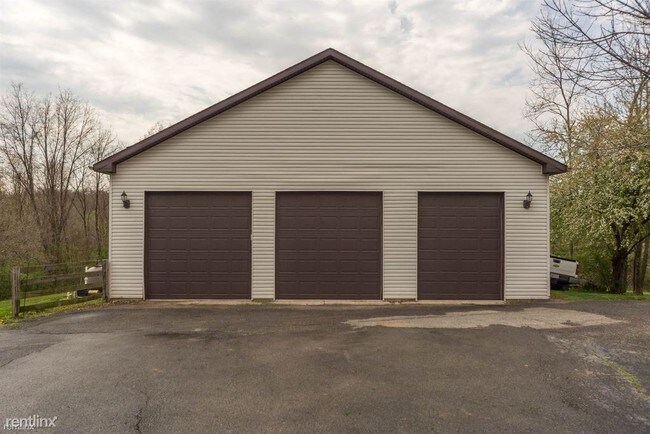 Building Photo - 13116 National Rd