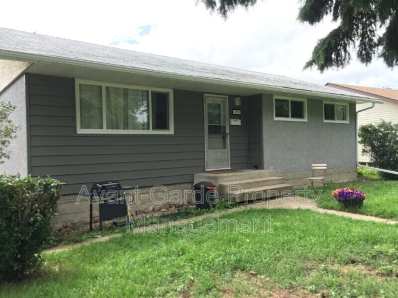 Photo principale - 16419-16105 105 Ave NW