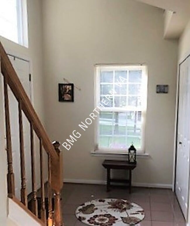 Photo - 6015 KEBLE DR- House