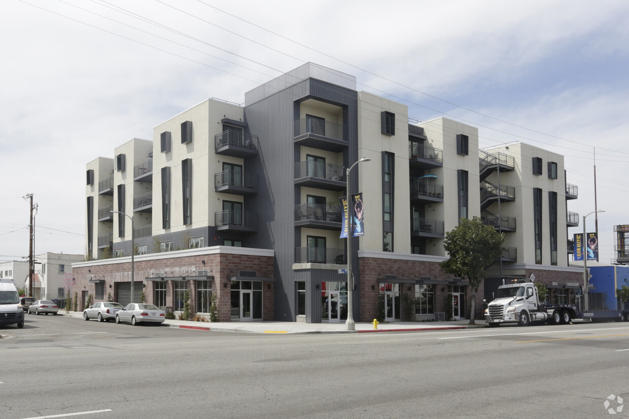 Primary Photo - Crenshaw Villas