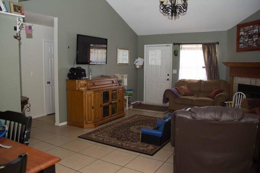 Building Photo - 300 Woodland Park Cir