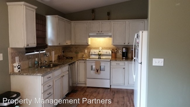 Building Photo - 112 S Berkshire Ave